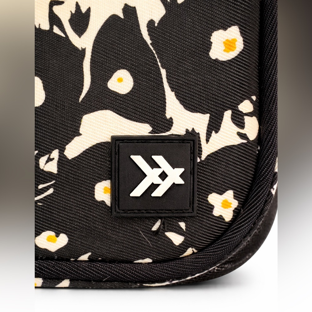 Thread Black Floral Belt Bag Crossbody Sling Adjustable Strap - Picture 4 of 8